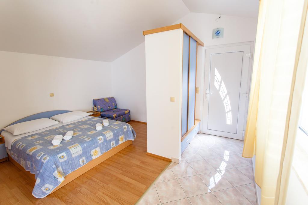 Filip Apartment Omiš Habitación foto
